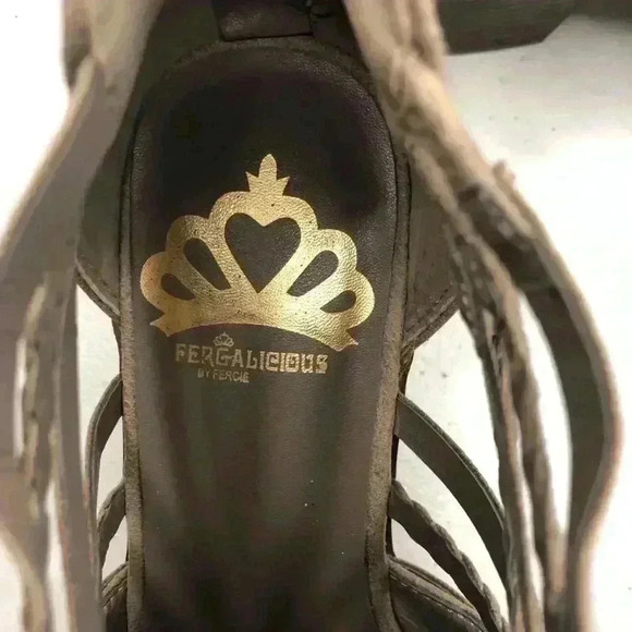 Fergalicious By Fergie 7M Criss Cross Strappy Taupe Bootie Zip Back - Picture 2 of 7